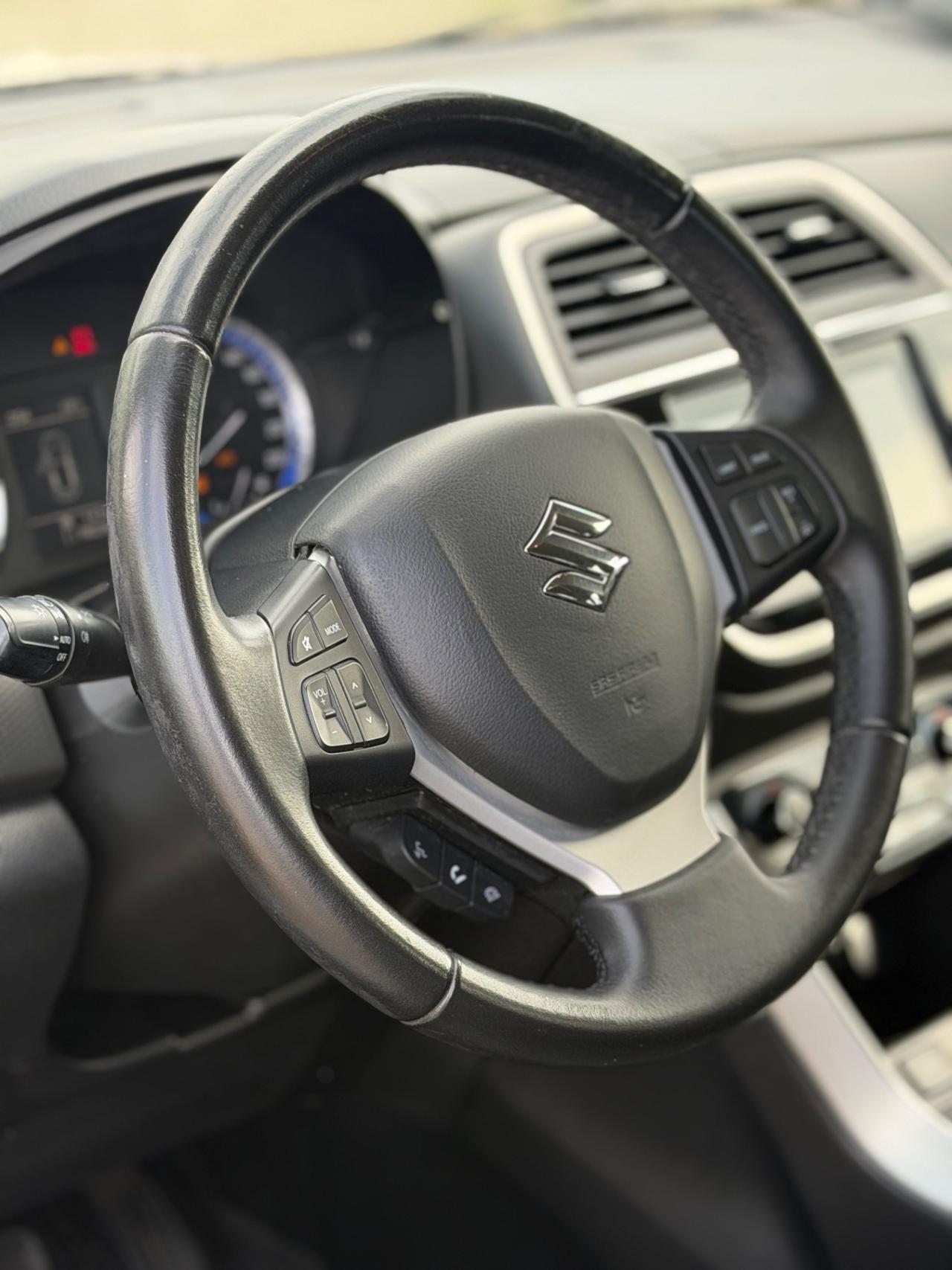 Suzuki S-Cross FULL OPTINAL NAVI+LED+XENON