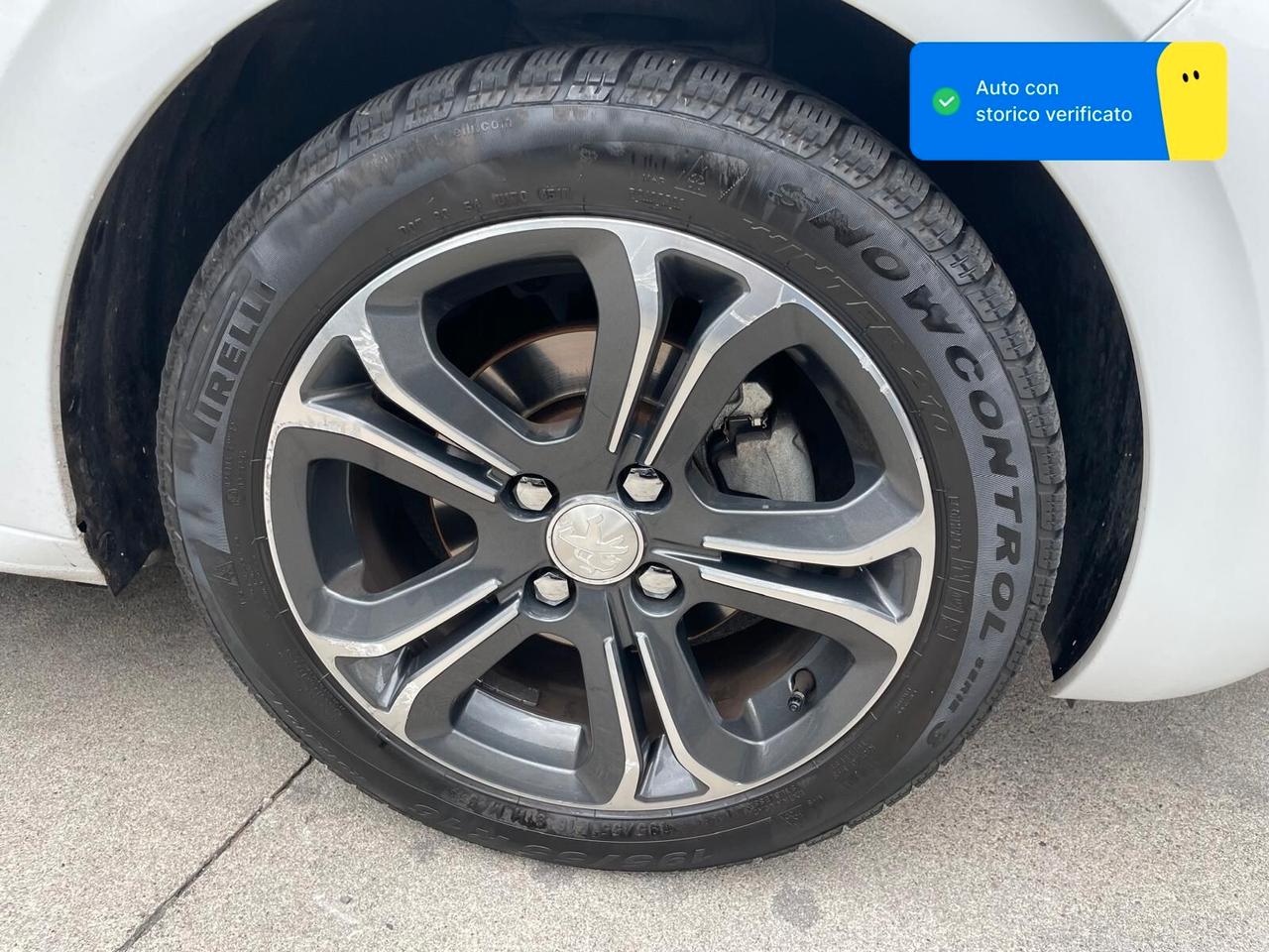 Peugeot 208 1.4 HDi 68 CV 5 porte Allure
