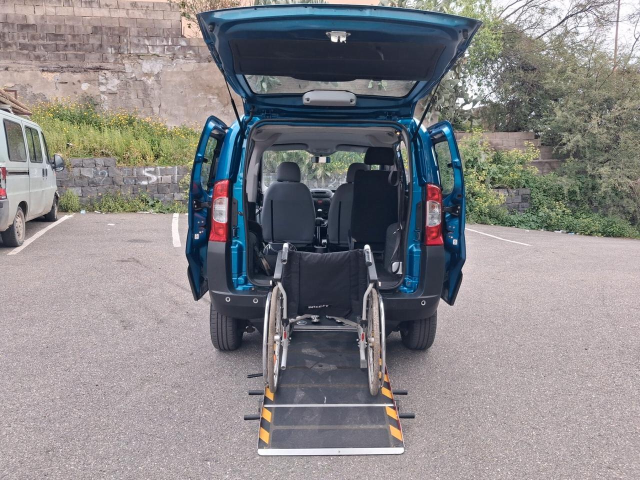 Peugeot Bipper Pianale ribassato con rampa disabili in carrozzina