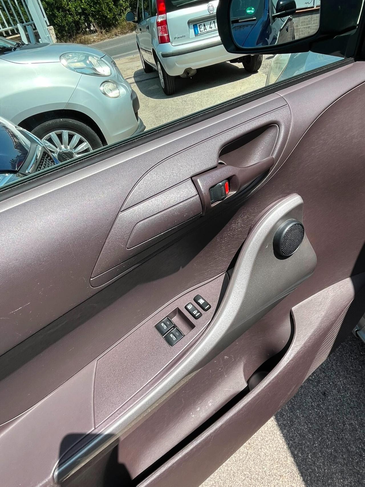Toyota iQ 1.0 Sol