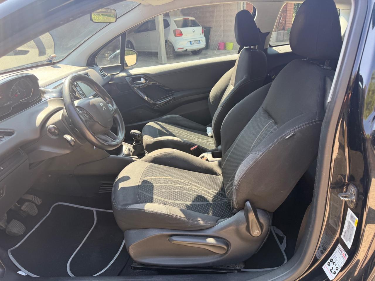 Peugeot 208 1.2 VTi 82 CV 3 porte Allure