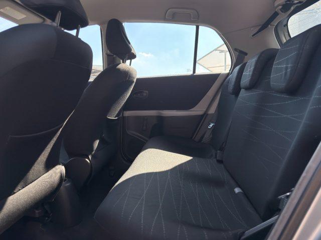 TOYOTA Yaris 1.0 5 porte