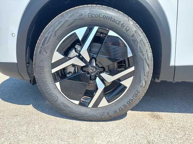 Peugeot 2008 Hybrid 136 e-DCS6 GT KM0