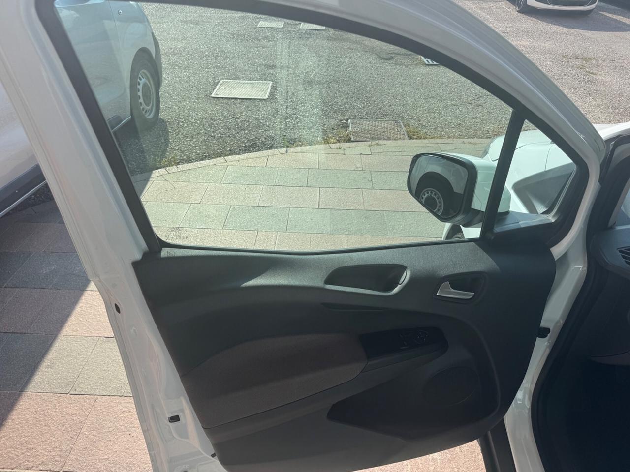 Ford Tourneo Courier 1.5 TDCI 100 CV S&S Plus