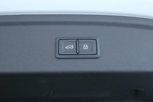 AUDI A3 SPB 35 TFSI S tronic S line edition Black Line