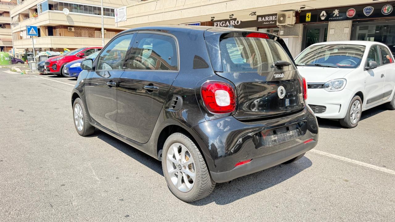 Smart ForFour 90 0.9 Turbo Prime LED NAVI KAMERA PANORAMA PDC BLUETOOTH BRACCIOLO