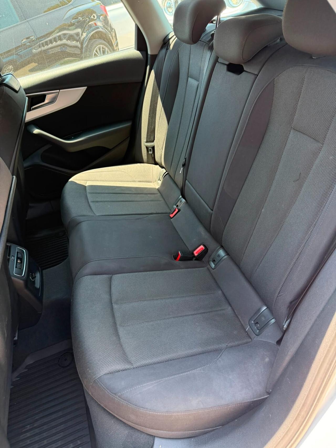 Audi A4 Avant 2.0 TDI 150 CV ultra S tronic