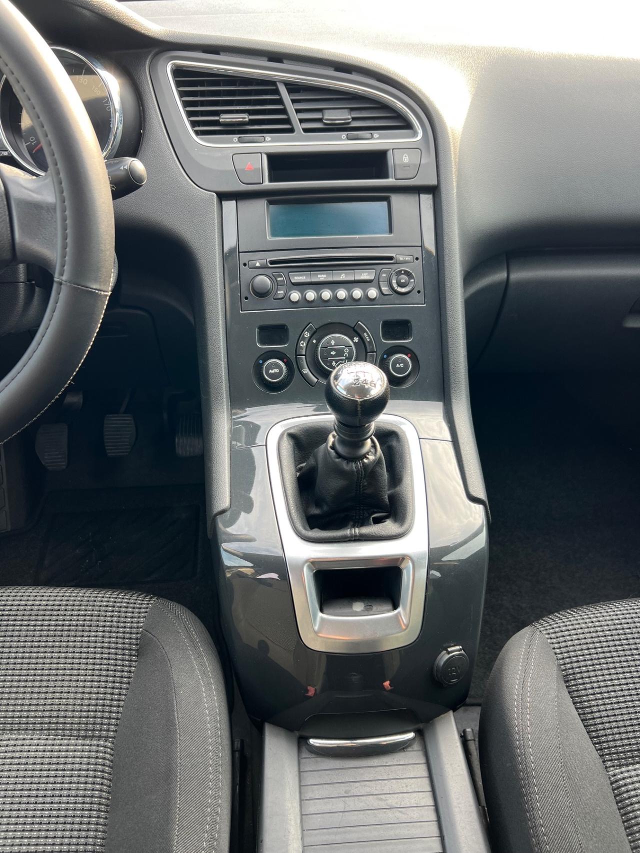 Peugeot 5008 1.6 HDi 112CV Premium