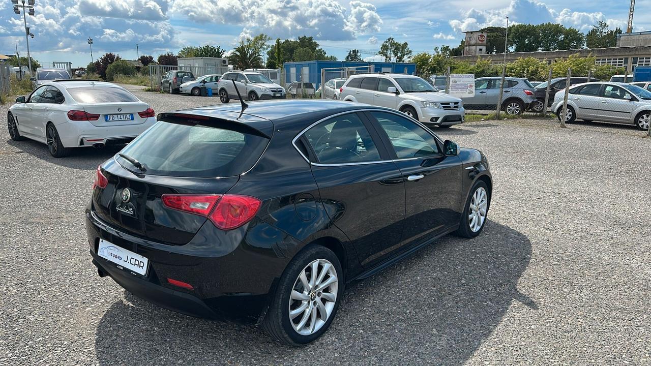 Alfa Romeo Giulietta 1.6 JTDm-2 105 CV Distinctive