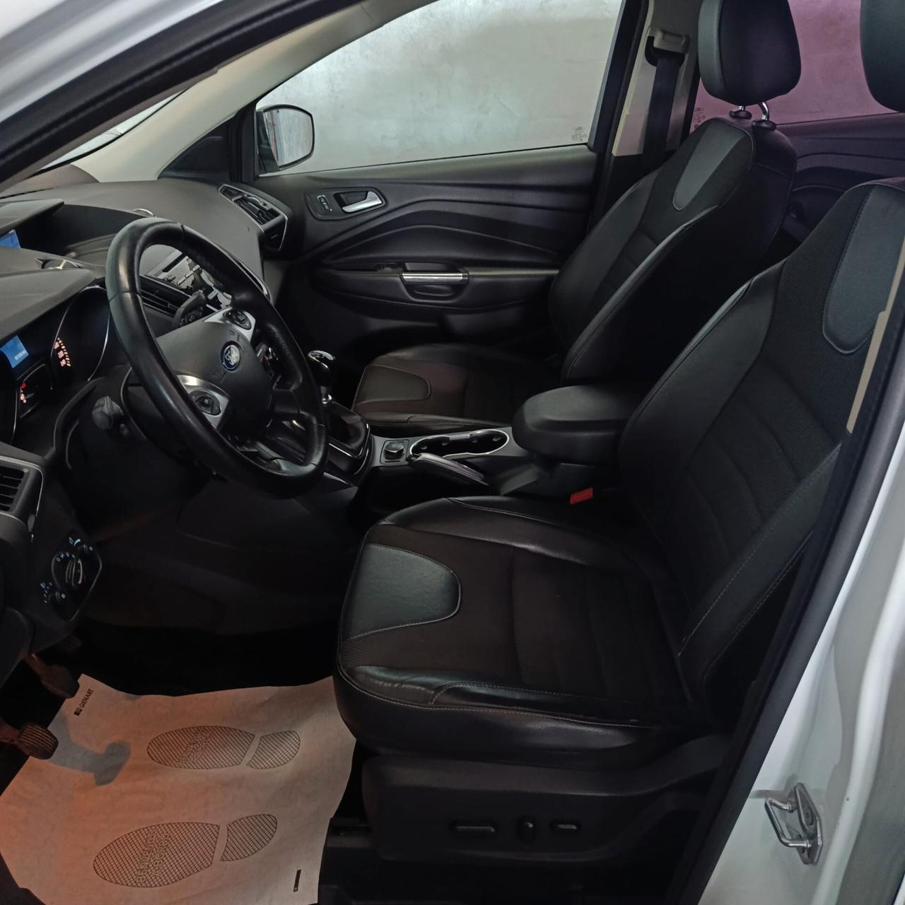 Ford KUGA 2.0 TDCI 4X4 TITANIUM EURO 6