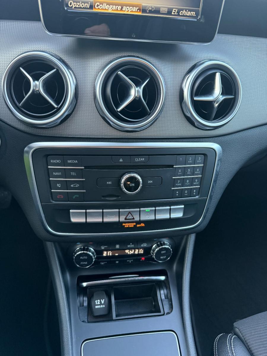 MERCEDES - Classe GLA - GLA 200 d Automatic Sport