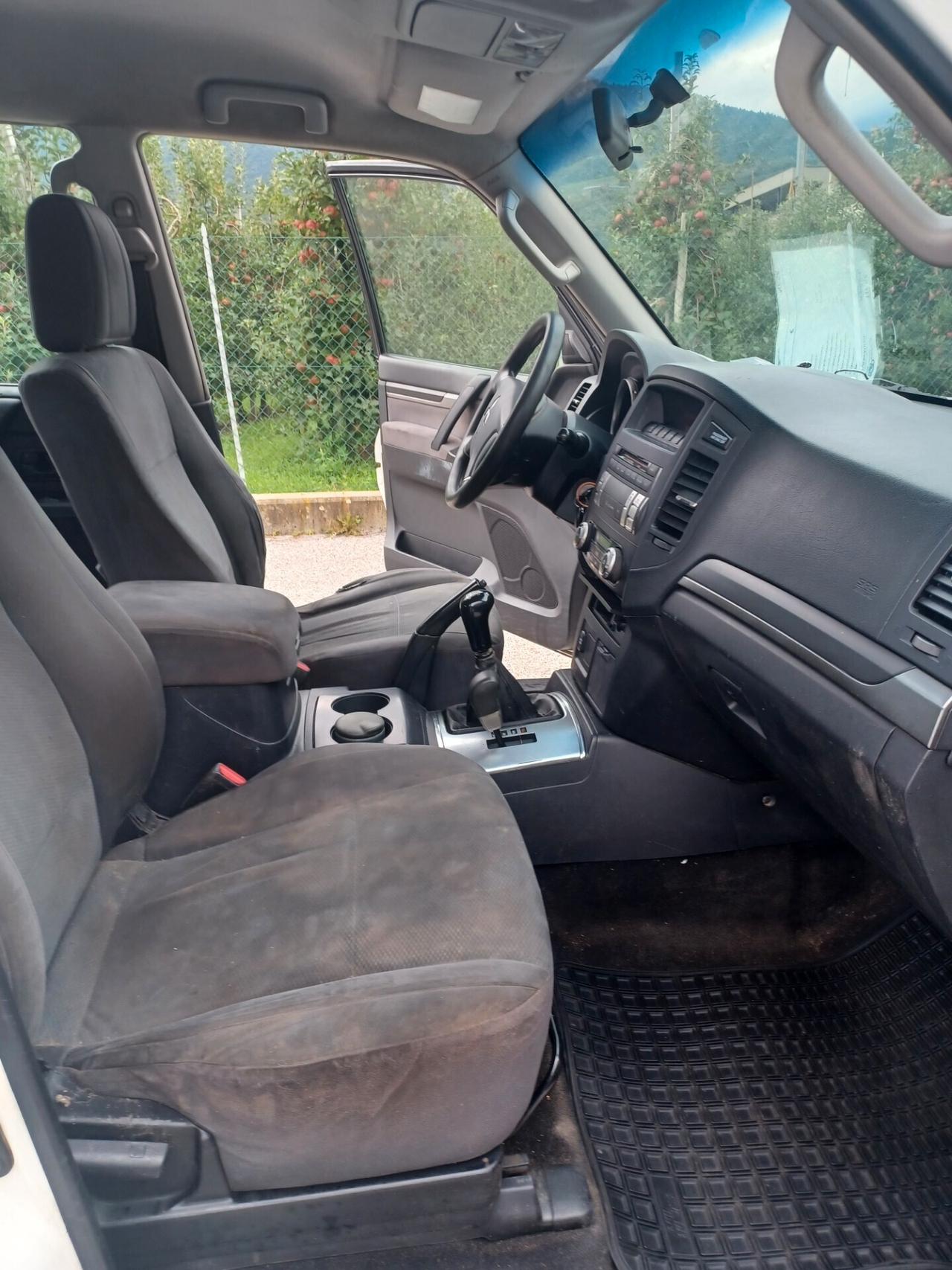 Mitsubishi Pajero 3.2 DI-D 16V 5p. Intense