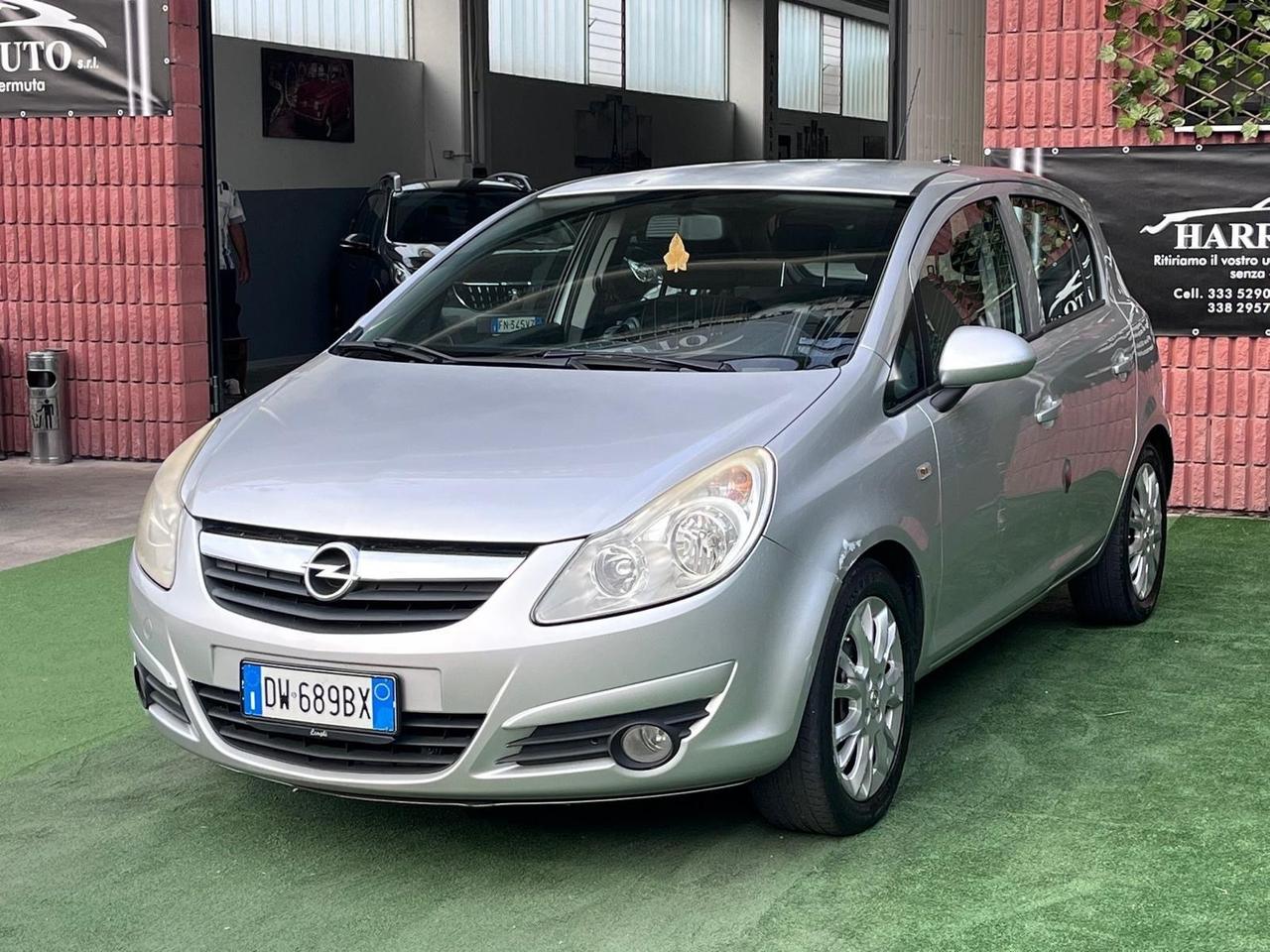 Opel Corsa 1.2 5 porte Cosmo