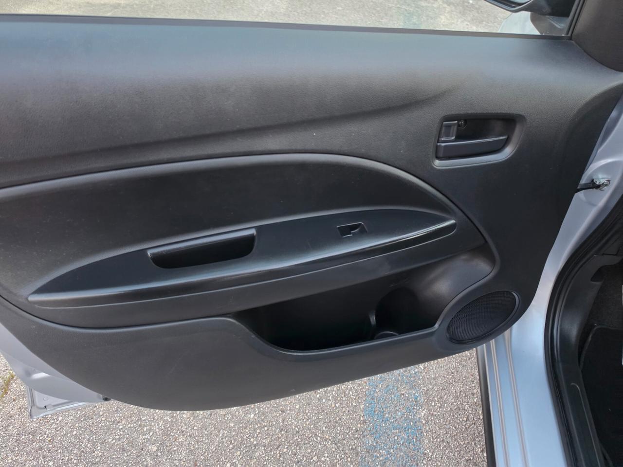 Mitsubishi Space Star 1.2 Intense SDA