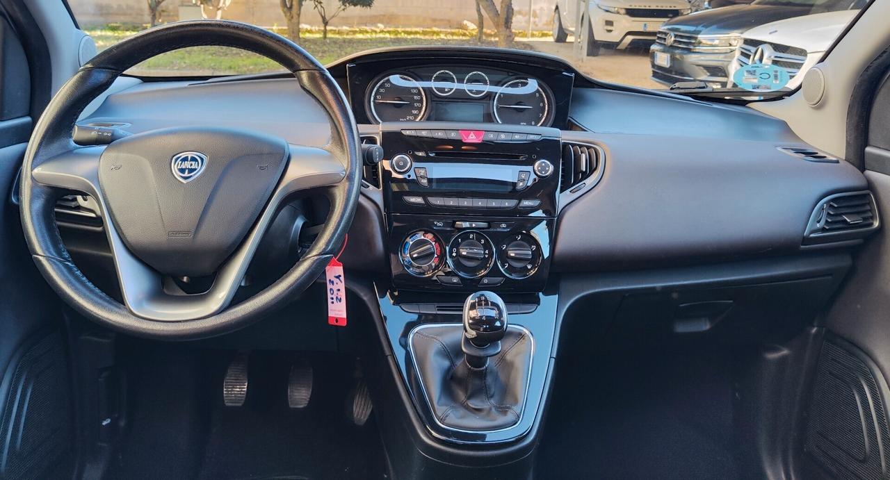 Lancia Ypsilon 1.2 69 CV 5 porte S&S Gold
