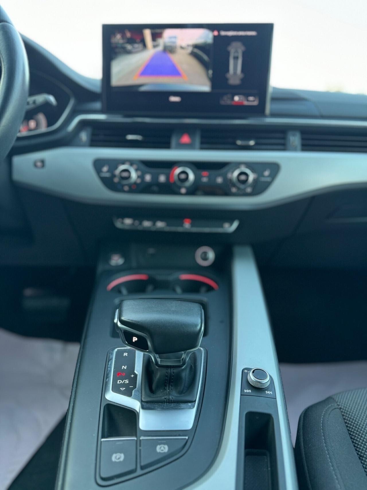 Audi A4 Avant 35 TDI/163 CV S tronic cockpit