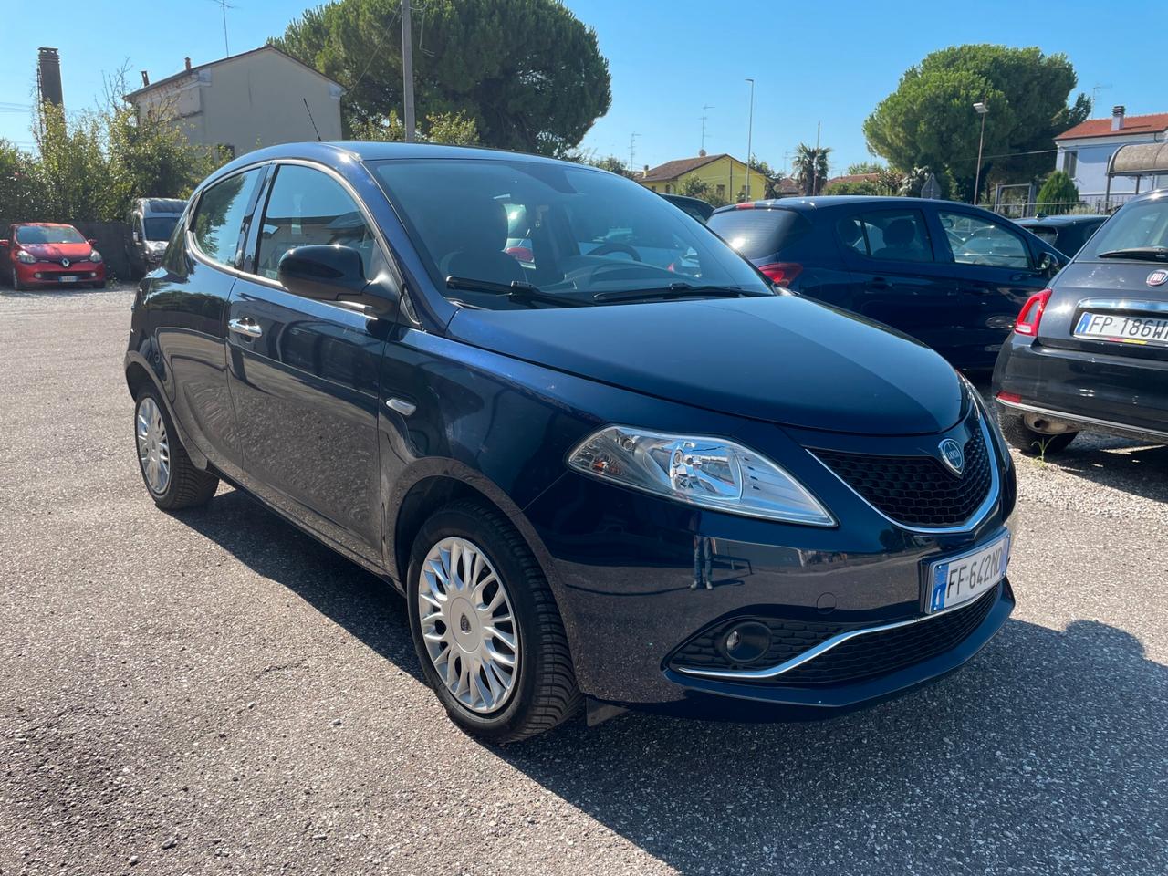 Lancia Ypsilon 1.2 69 CV 5 porte GPL Ecochic Silver