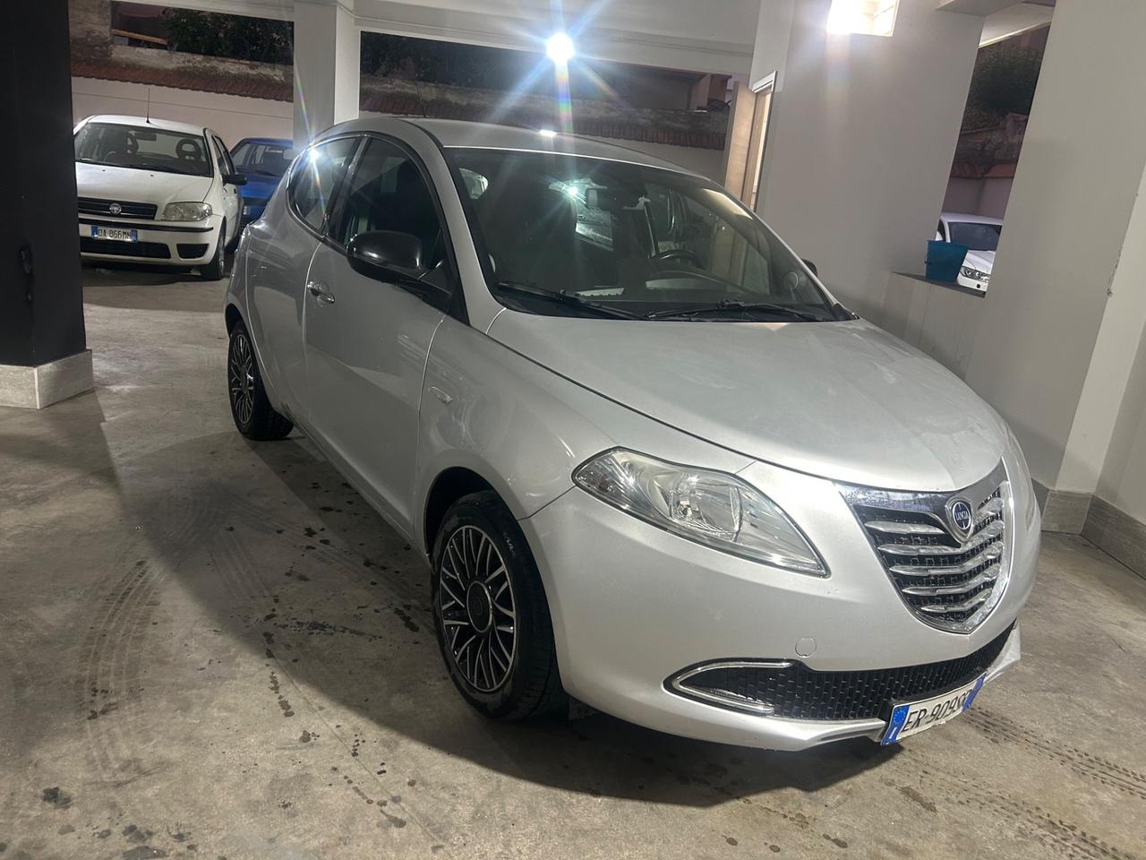 Lancia Ypsilon 1.2 69 CV 5 porte GPL