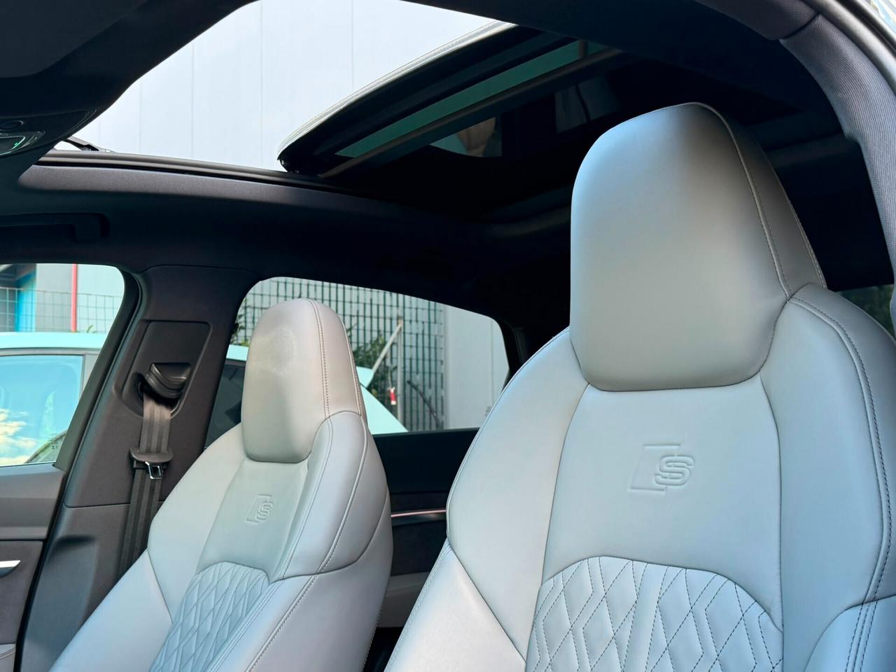 Audi Q8 e-tron SPB 55 quattro S line edition