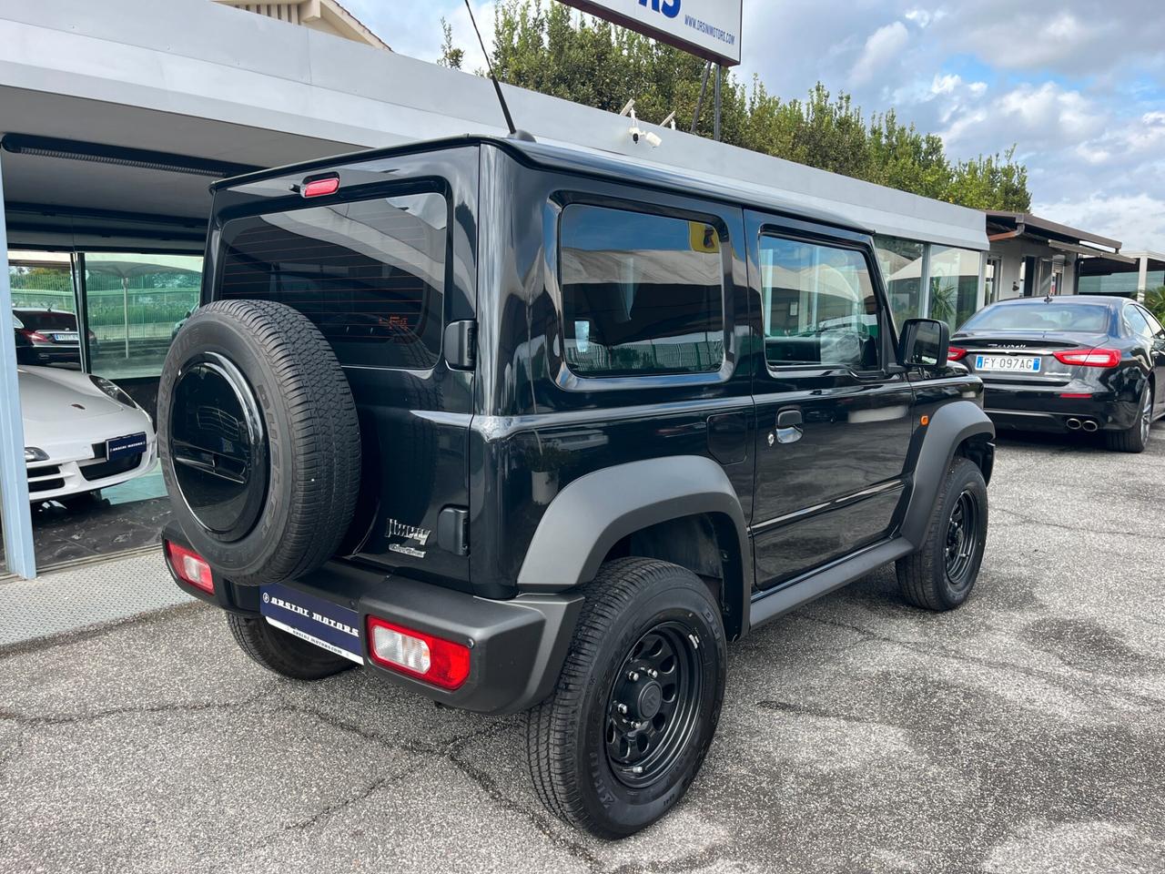 Suzuki Jimny 1.5 5MT Top