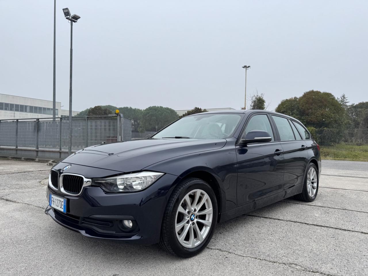 BMW 320d Automatic Touring XDRIVE - Navi 17