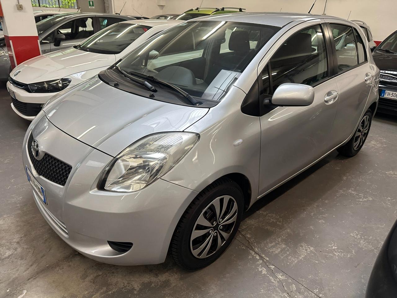 Toyota Yaris 1.0 5 porte