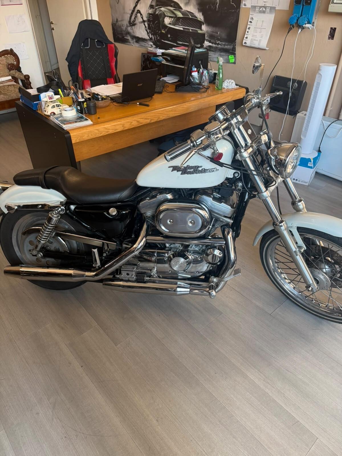 Harley-davidson 883 Sportster Custom