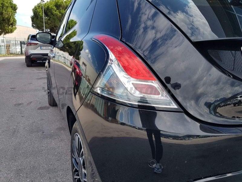 Lancia Ypsilon Ypsilon 1.0 firefly hybrid Platino s&s 70cv
