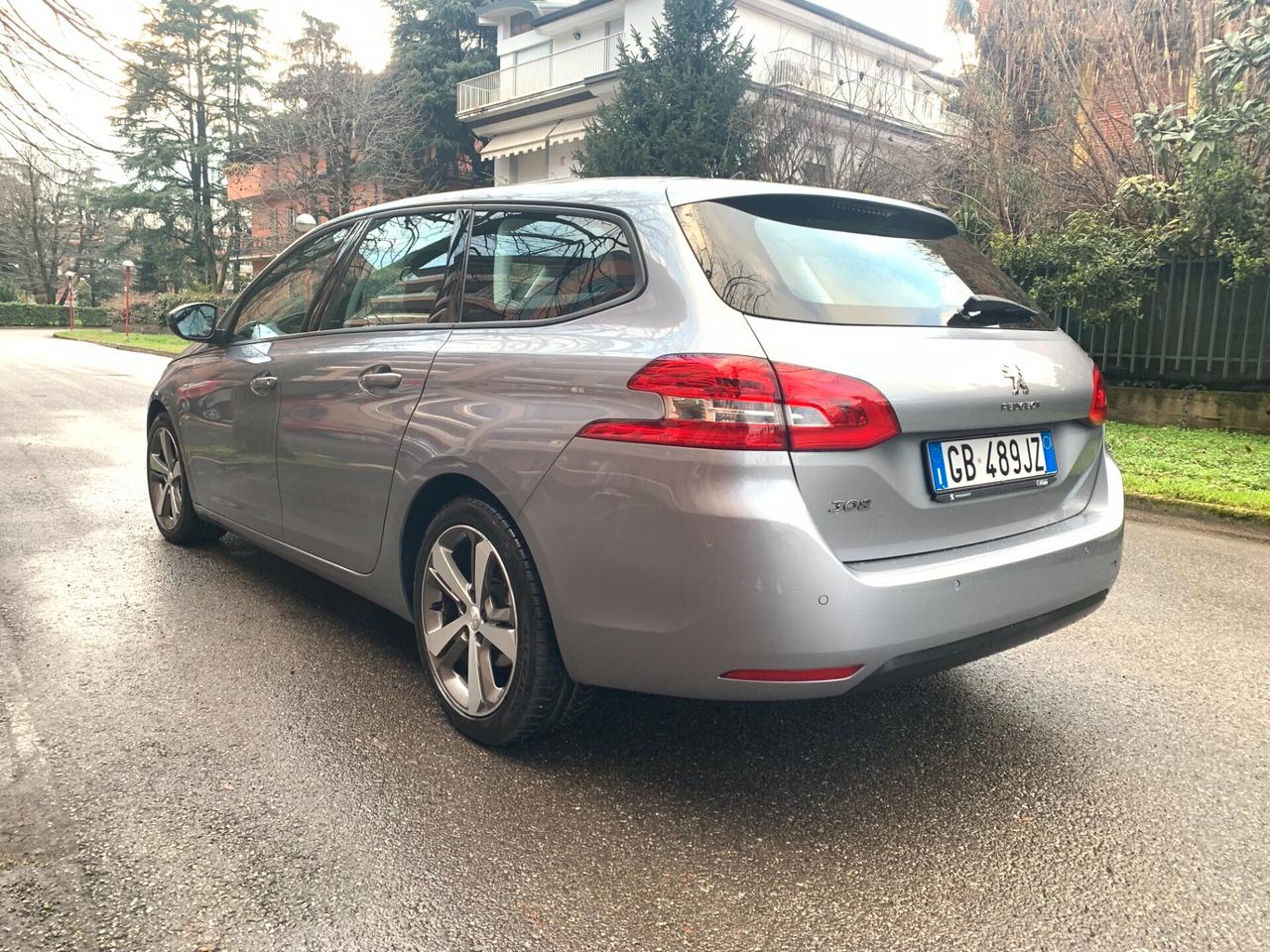 Peugeot 308 BlueHDi 130 S&S SW Allure