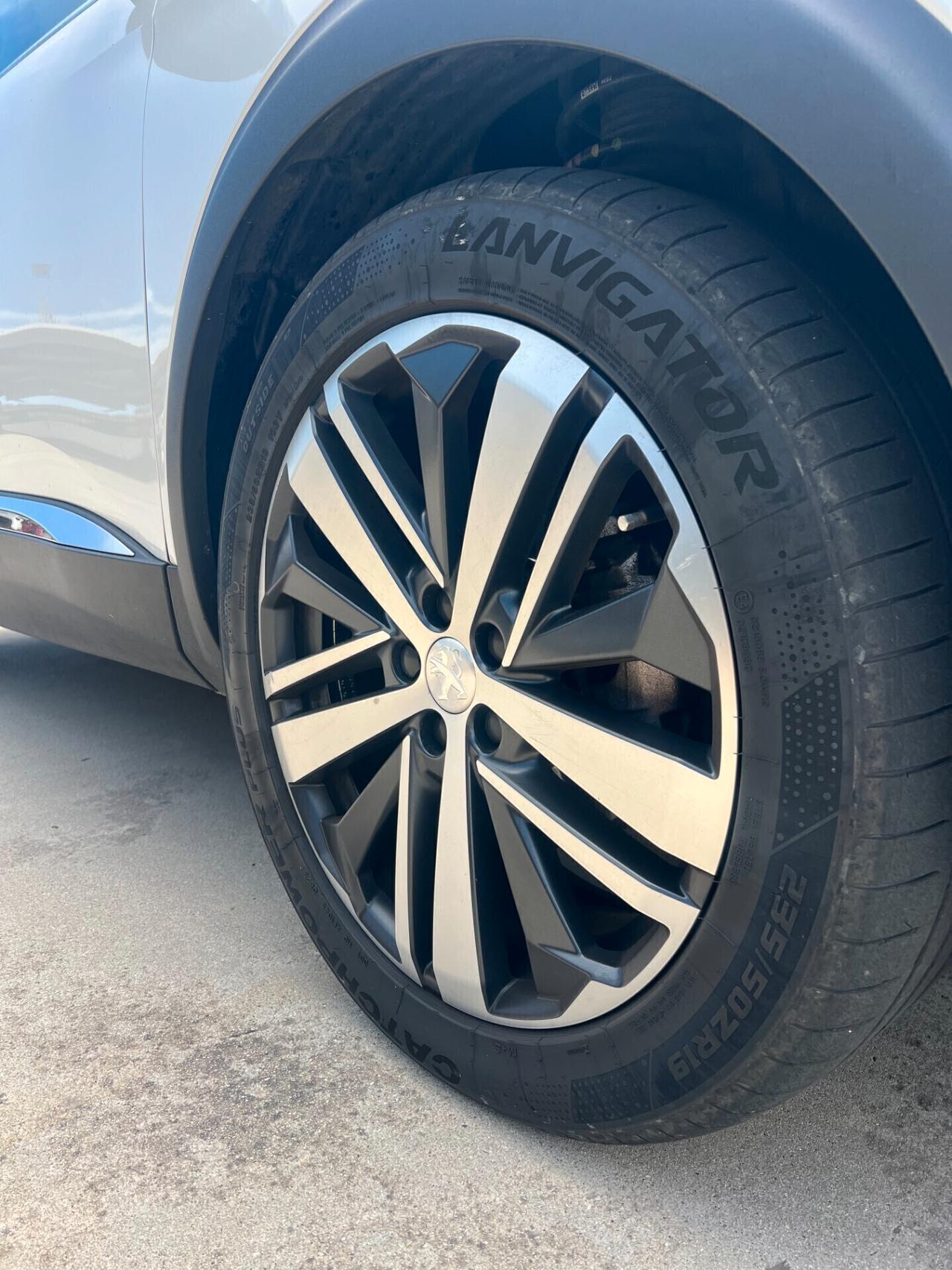 Peugeot 3008 BlueHDi 180 S&S EAT8 GT