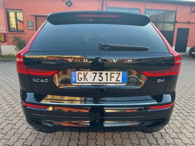 VOLVO XC60 B4(d) 197CV AUT. Mom.Core (AUTOCARRO N1)