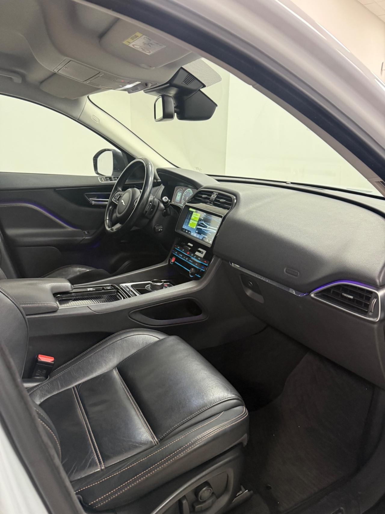 Jaguar F-Pace 2.0 D 180 CV AWD aut. R-Sport