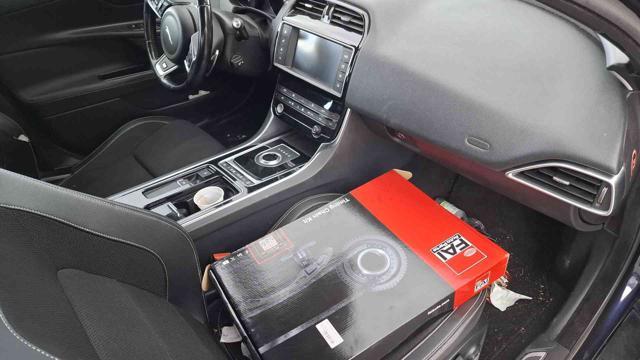 JAGUAR XE 2.0 D aut. Portfolio MOTORE ROTTO