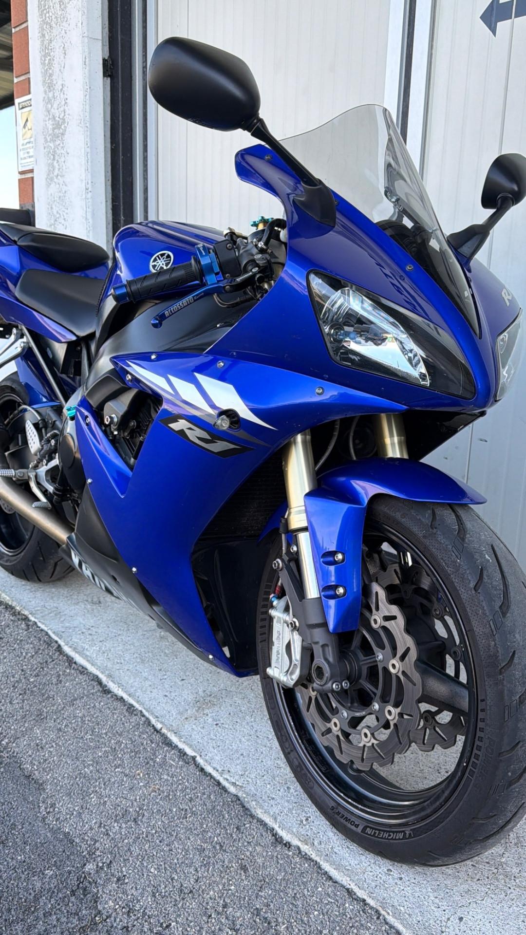 Yamaha YZF R1