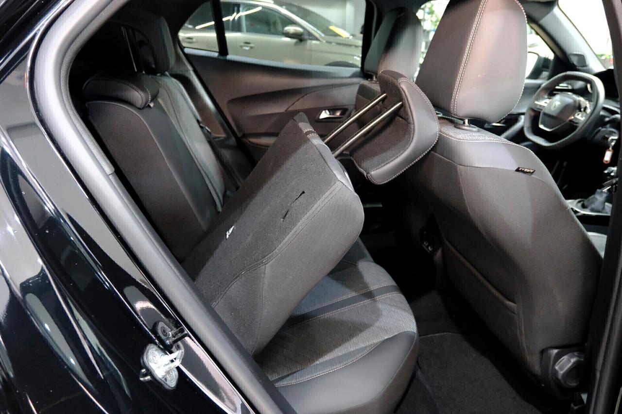 PEUGEOT 2008 1200 T 100cv ALLURE COCKPIT 3D
