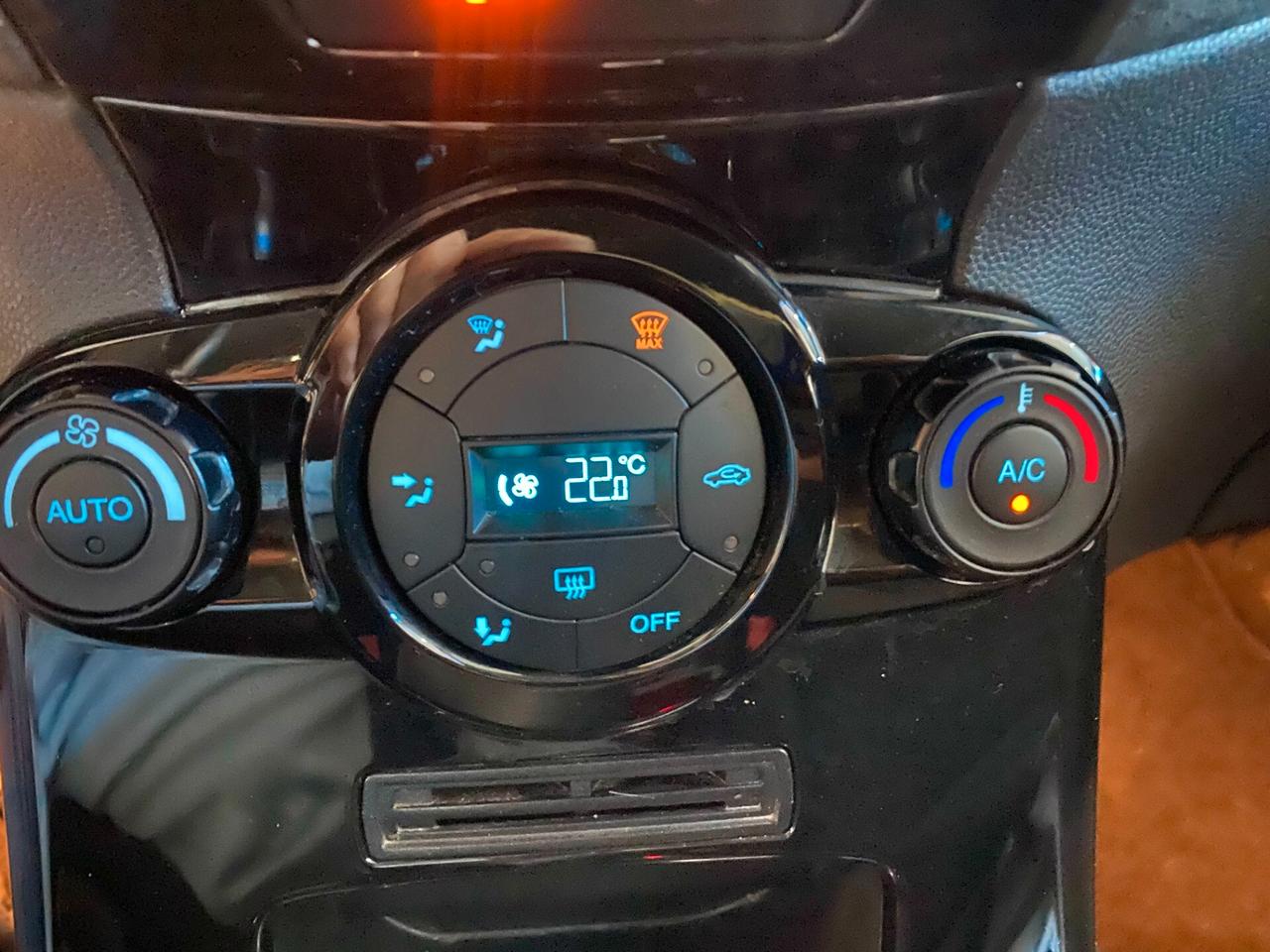 Ford Fiesta 1.5 TDCi 75CV 5 porte Titanium-2016