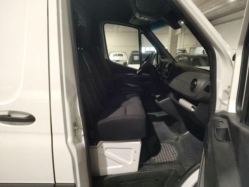 Mercedes-Benz Sprinter 311 2.0 cdi F 37/33 rwd H2