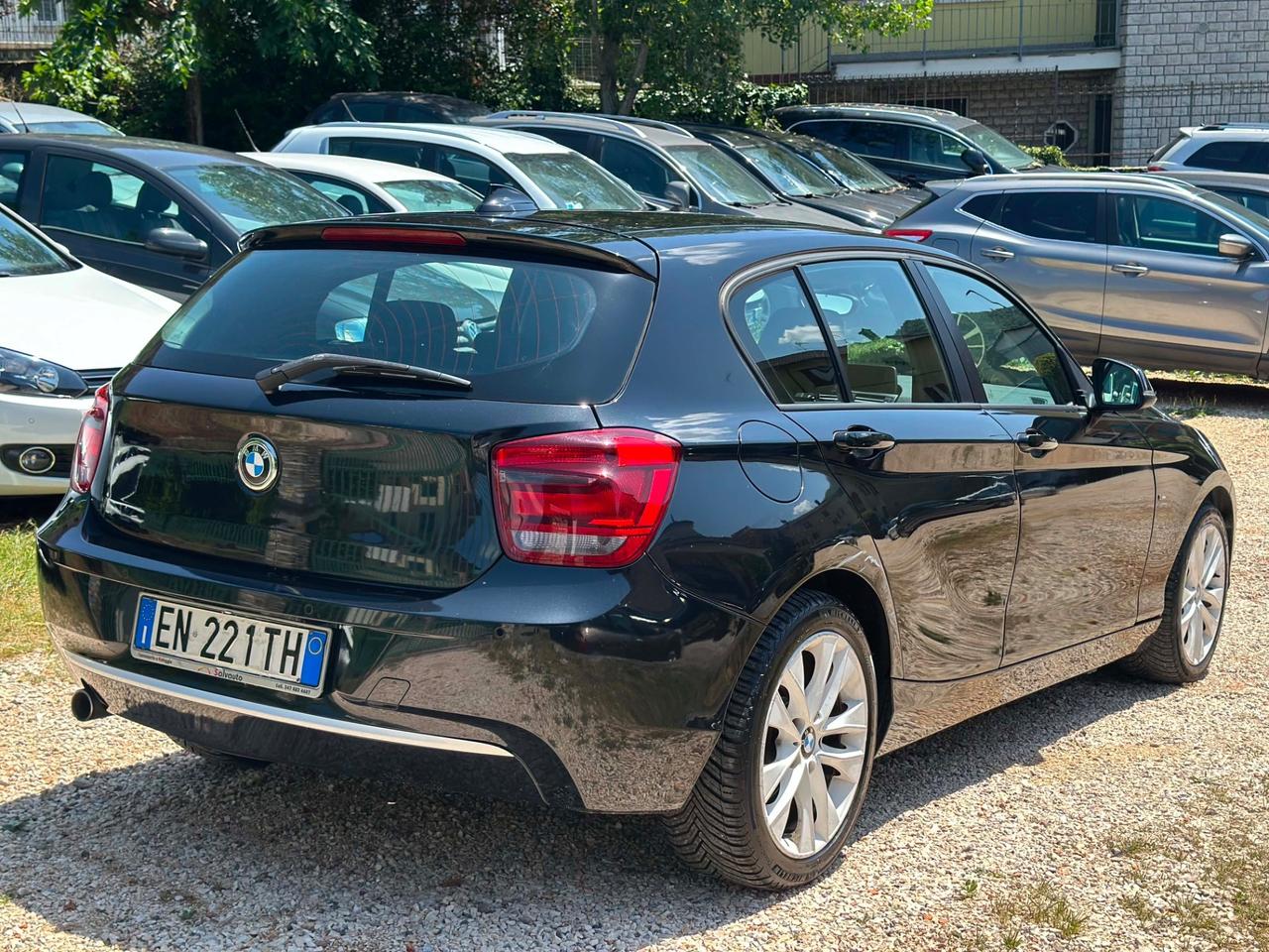 Bmw 116d 5p. URBAN UNICOPR KMCERT