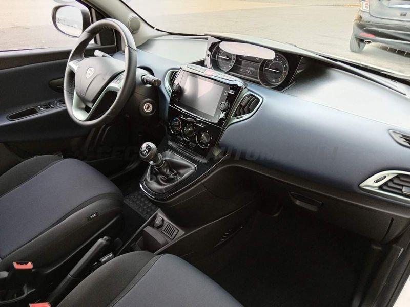 Lancia Ypsilon Ypsilon 1.0 firefly hybrid Platino s&s 70cv
