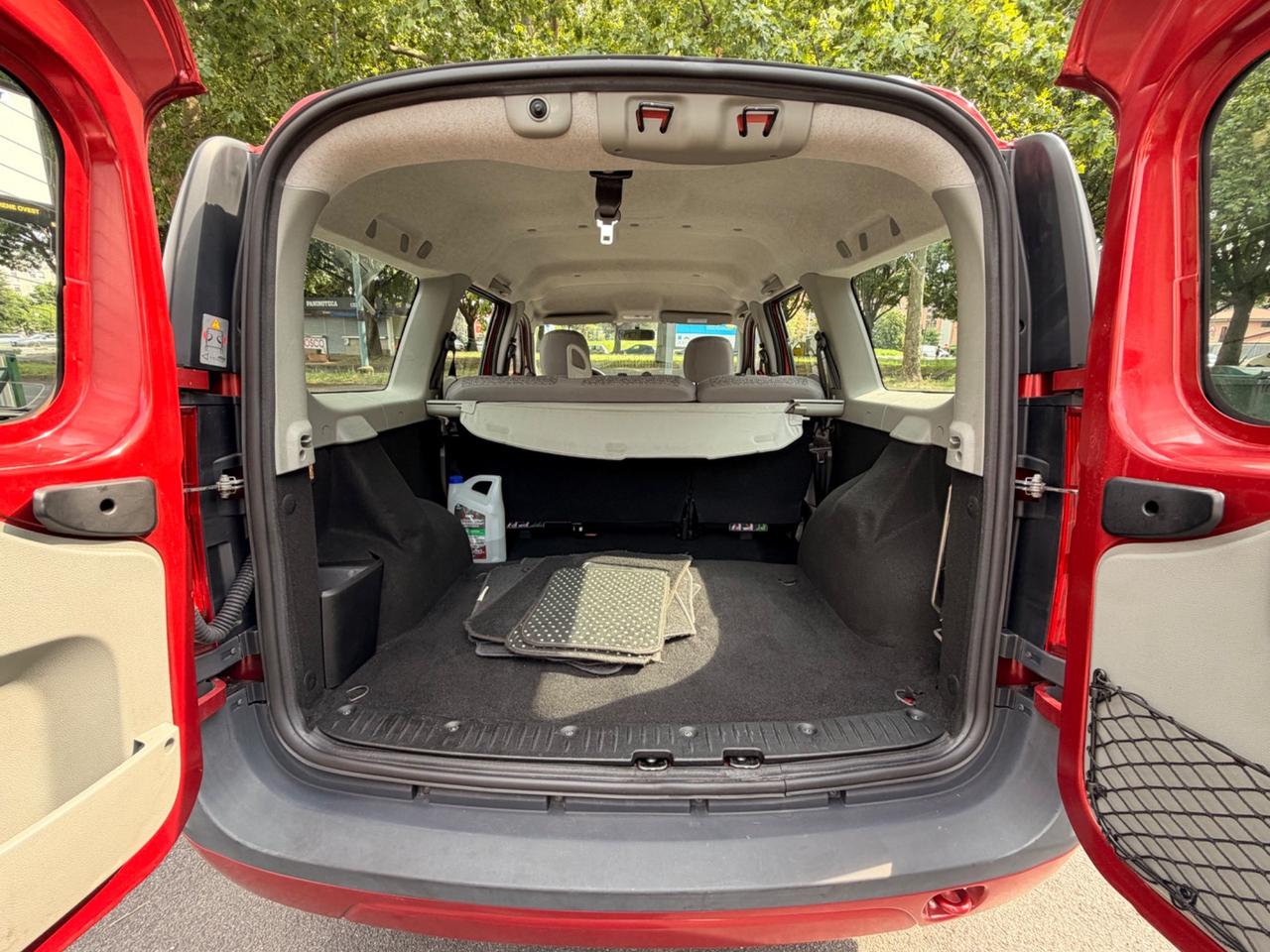 Dacia Logan MCV 1.6 5 posti Lauréate *GPL 2030*