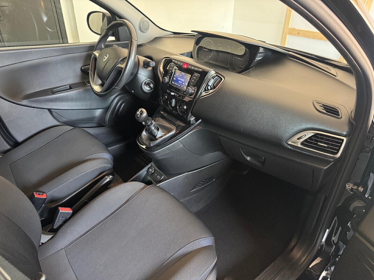 Lancia Ypsilon 1.0 FireFly Hybrid Gold - 2021