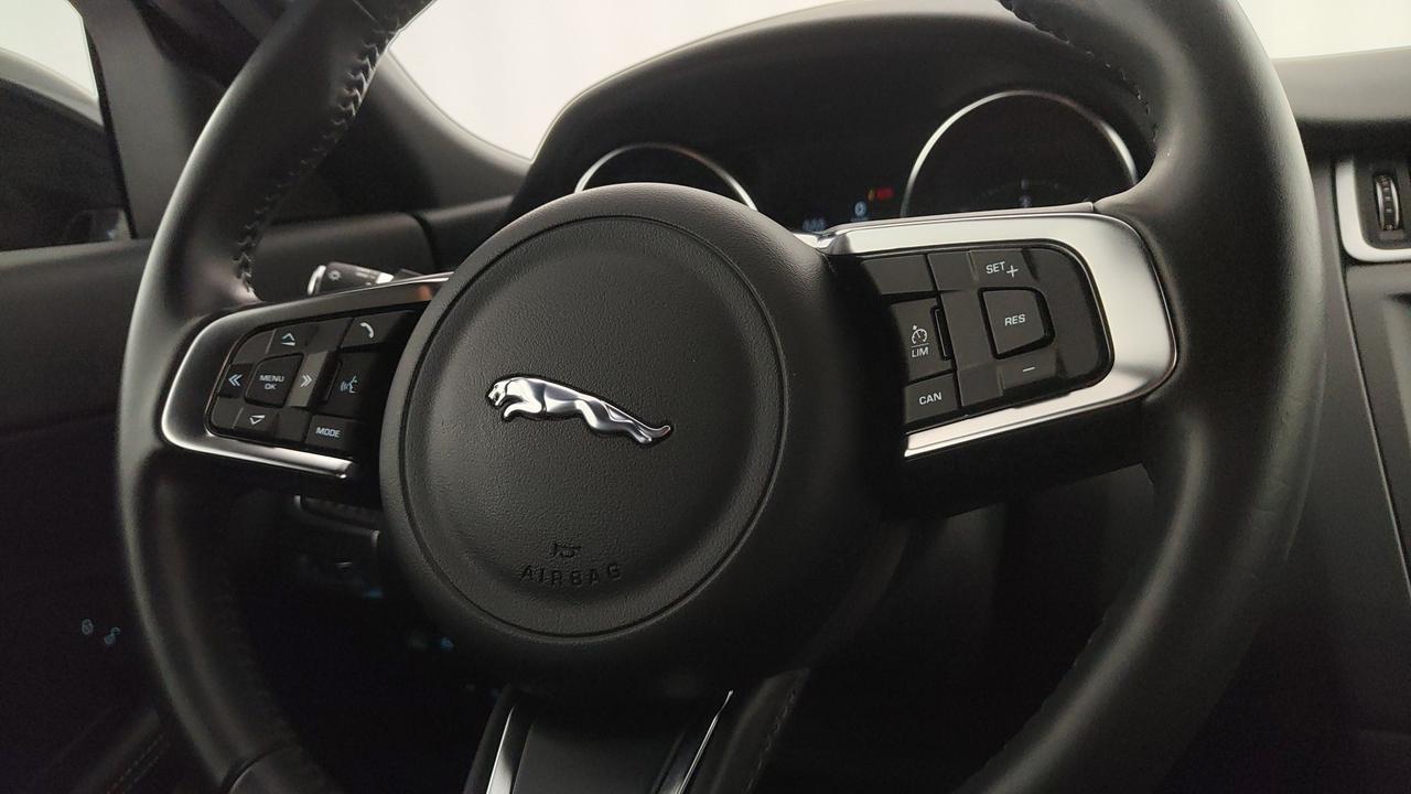 JAGUAR E-Pace 2017 - E-Pace 2.0d i4 R-Dynamic SE awd 150cv