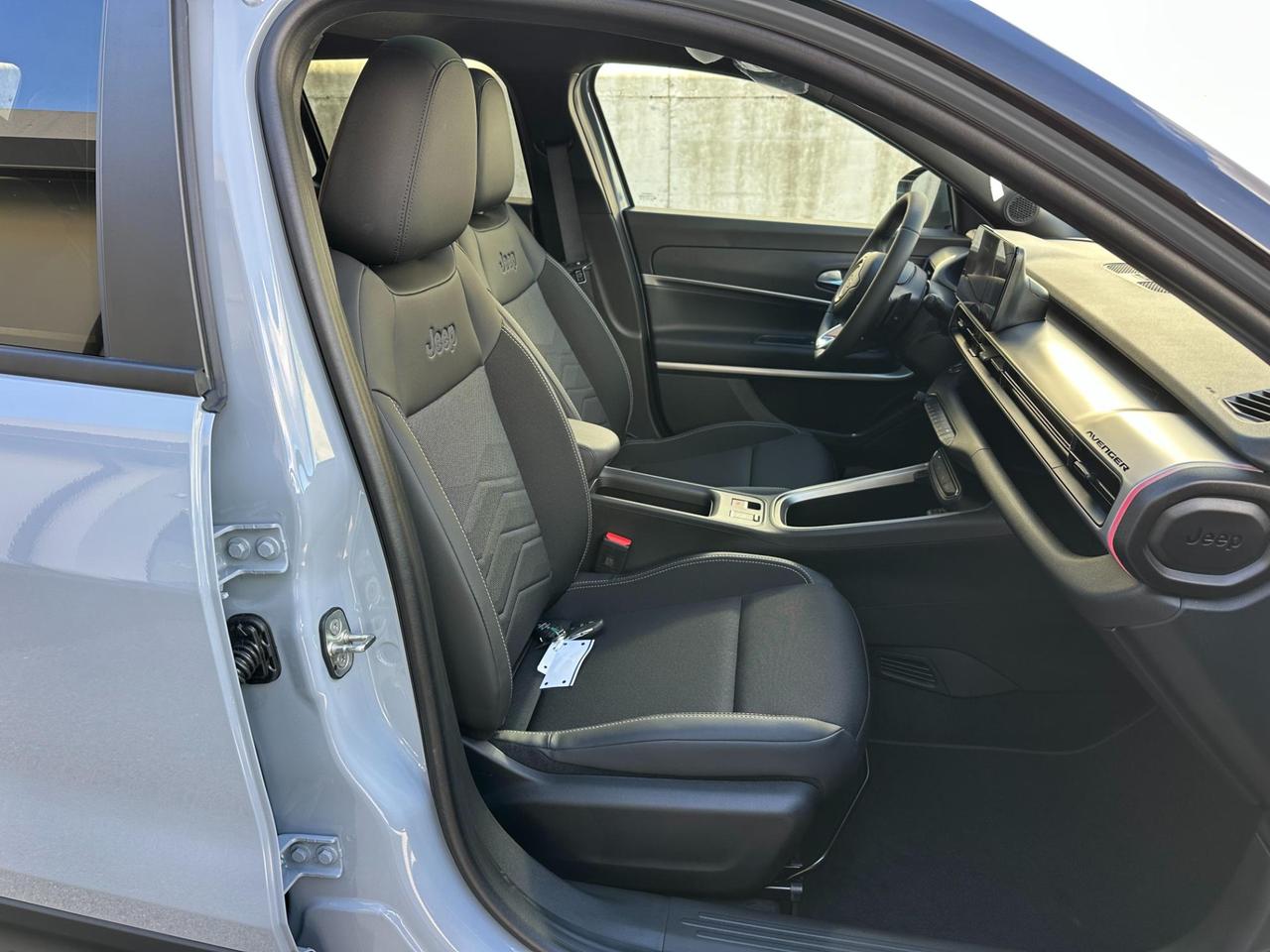 Jeep Avenger 1.2 turbo e-hybrid mhev Summit fwd 110cv edct6