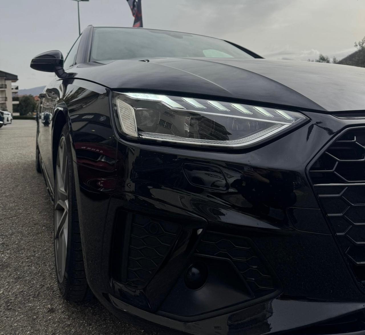 Audi A4 Avant 40 TDI S tronic line edition