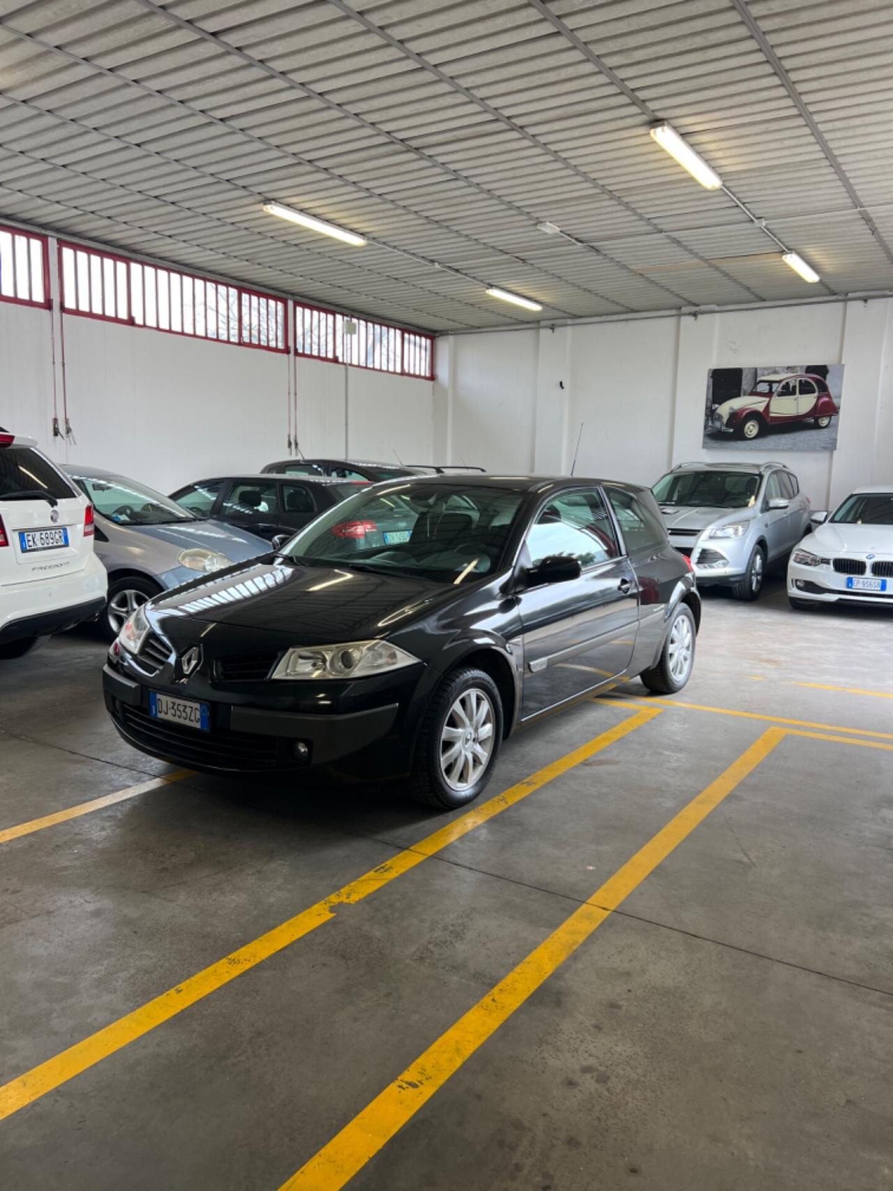 Renault Megane Mégane 1.6 16V 3 porte GPL Dynamique