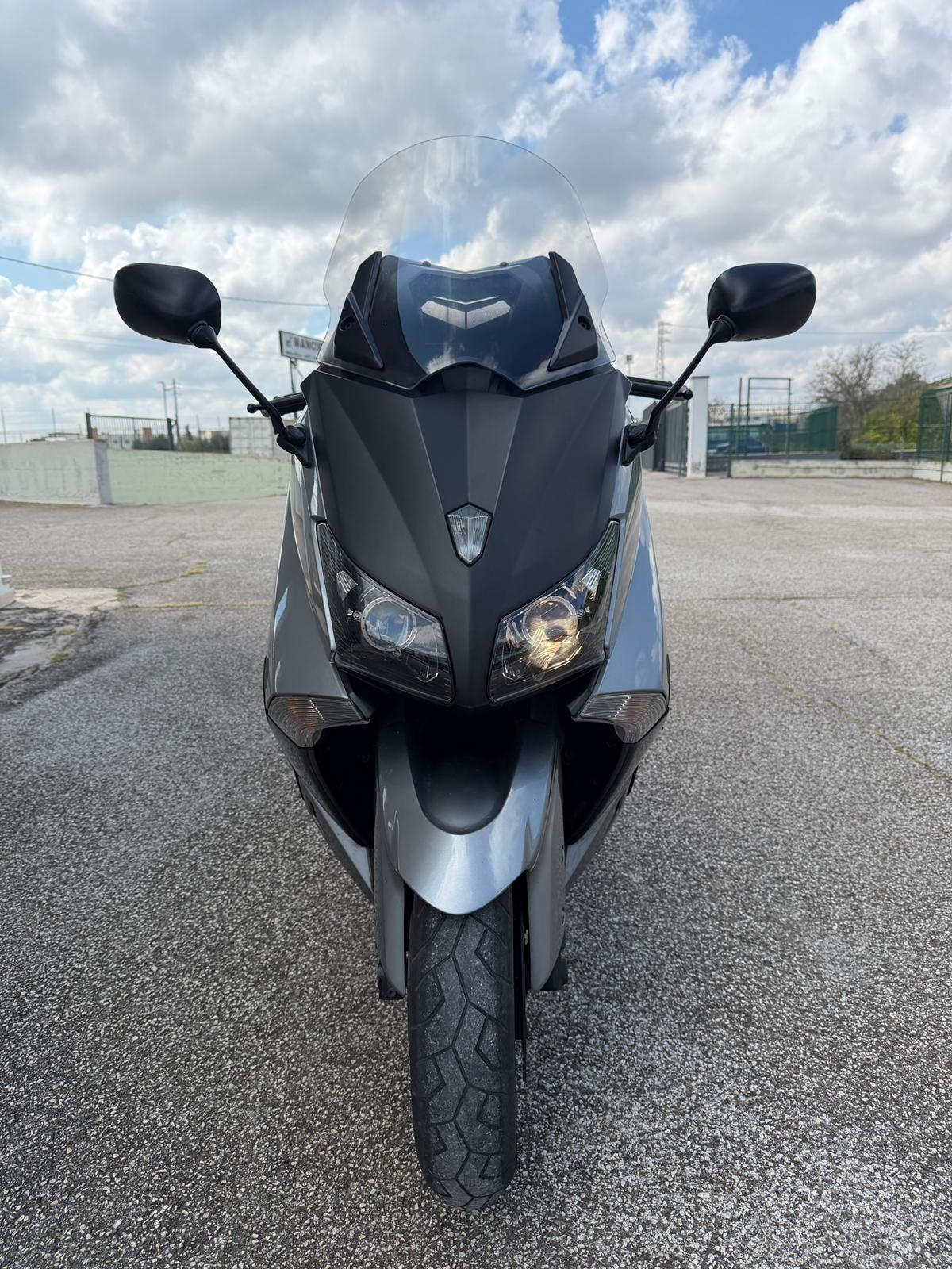 Yamaha TMAX 530