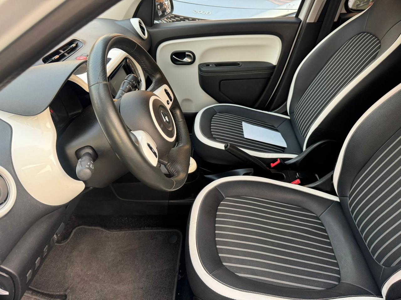 Renault Twingo TCe 95 CV EDC Intens