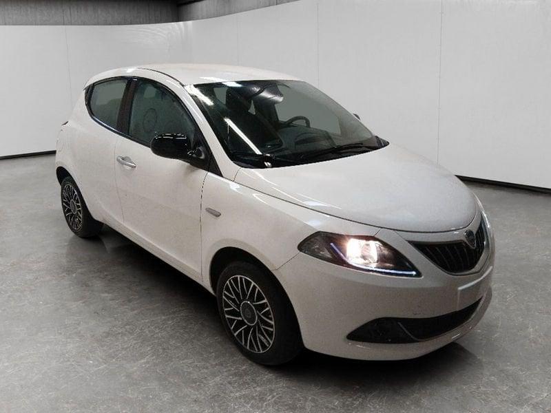 Lancia Ypsilon 1.0 firefly hybrid Platino s&s 70cv