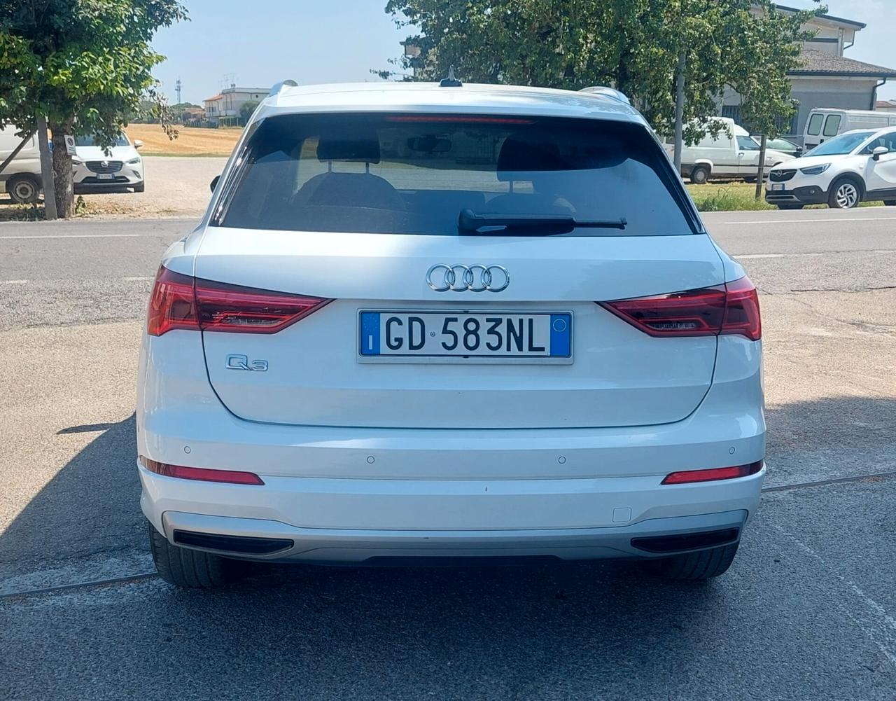 Audi Q3 35 TDI Business Advanced