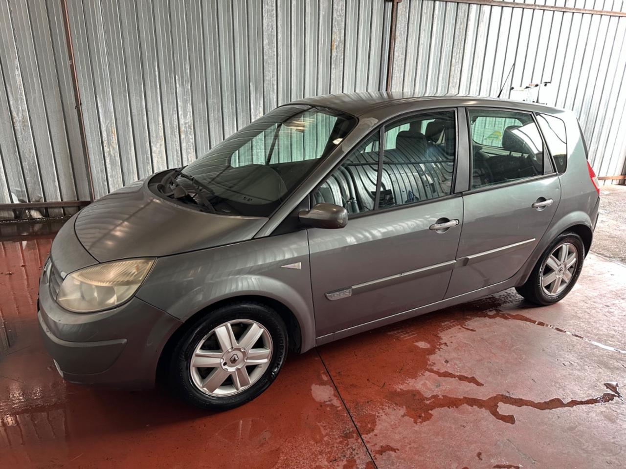 Renault Scenic 1.9 dCi/130CV Confort